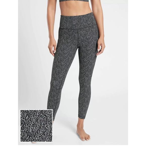 Athleta Women's Cheetah Salutation Stash Pocket Tight Gray White Size Medium - Picture 2 of 15